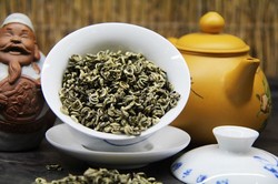 Белый чай Инь Ло «Серебряная улитка» Белый чай Инь Ло «Серебряная улитка»